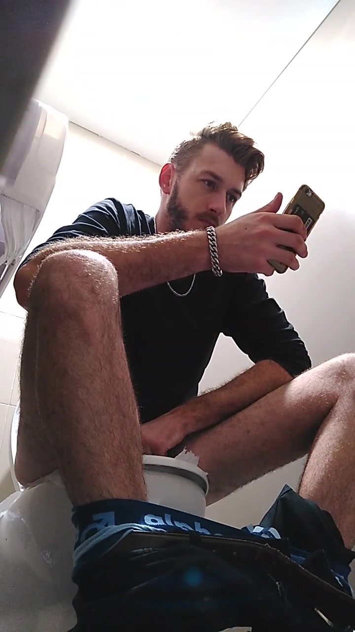 toilet bd 66- Tall hot and hairy pooper