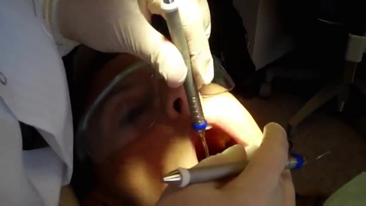 Woman visit dentist - video 2