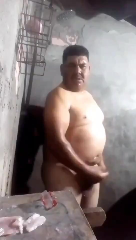Mexican daddy jerking in the showrr