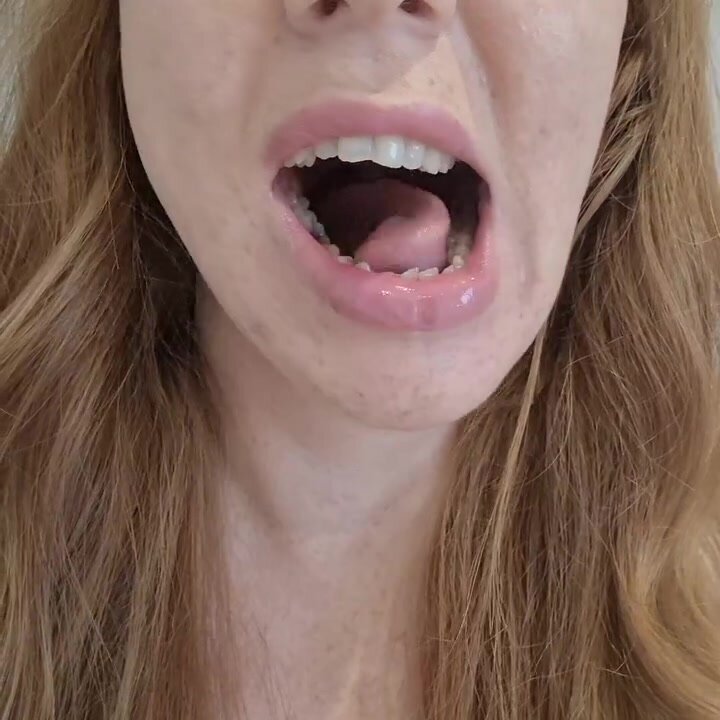 Very long tongue - video 2