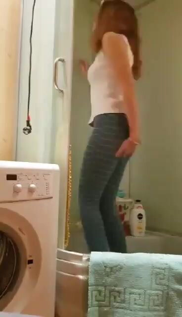 Desperate Girl Pees Tights in Bathtub