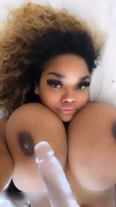 compilation ebonies show her big massive tits