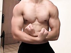 Hot SG Chinese guy flexing 4