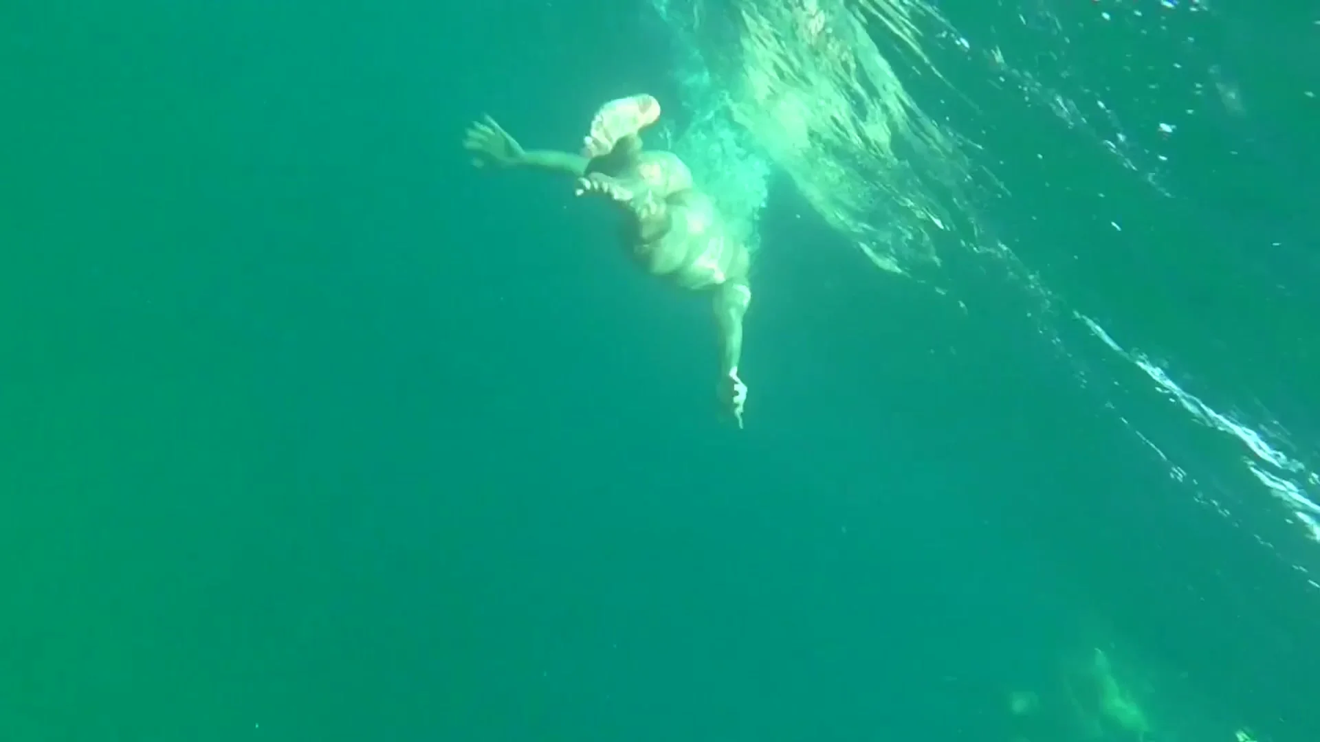 Underwater sex under water