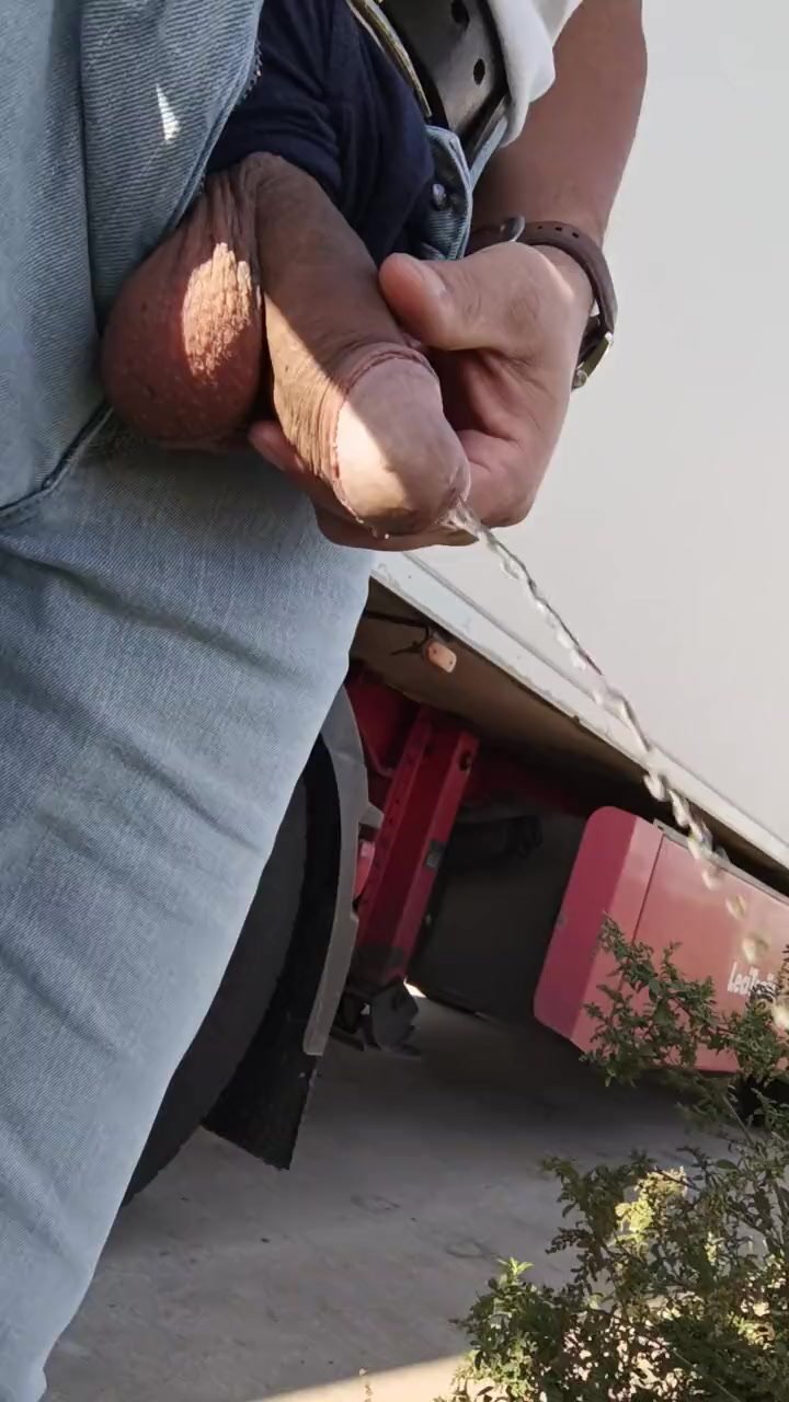 piss on the street - video 5