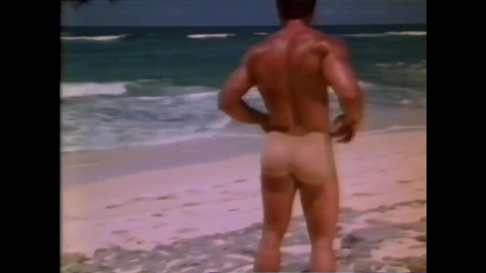 Vintage Beach Fucking - Gay Fuck: VINTAGE - MUSCLE BEACH (c1980's) - ThisVid.com