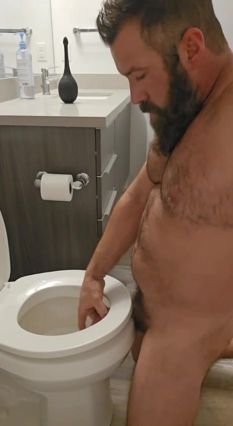 Bearded daddy fucking toilet seat