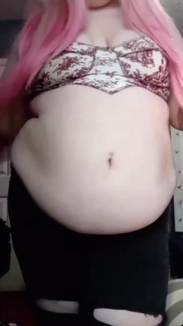 fat girl belly play - video 3