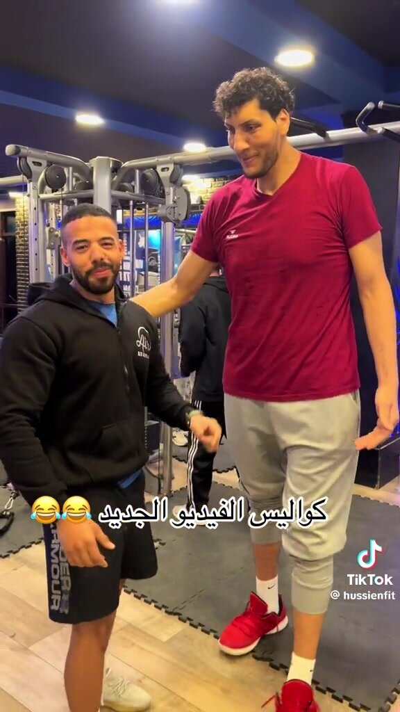 Giant Arab at gym