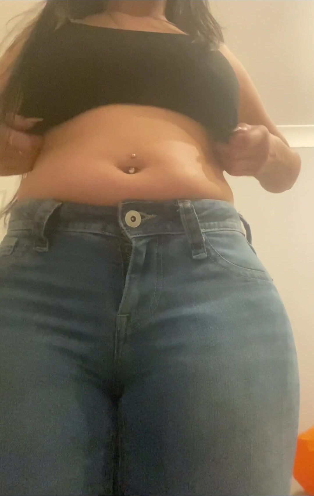 Jeans try on - video 2