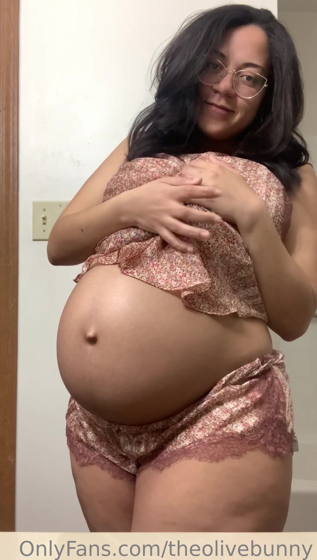 pregnant ebony - video 2