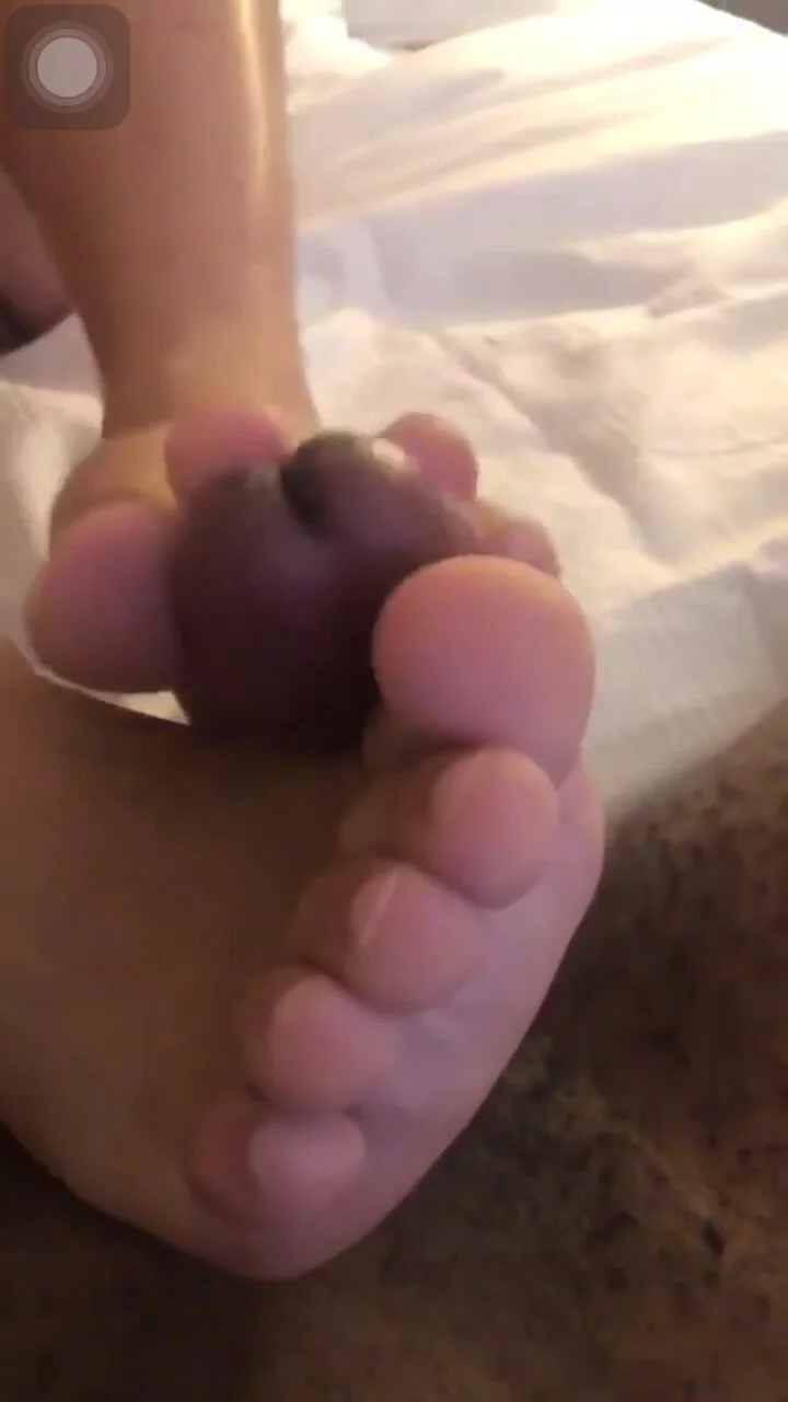 Footjob bbc - ThisVid.com in italiano