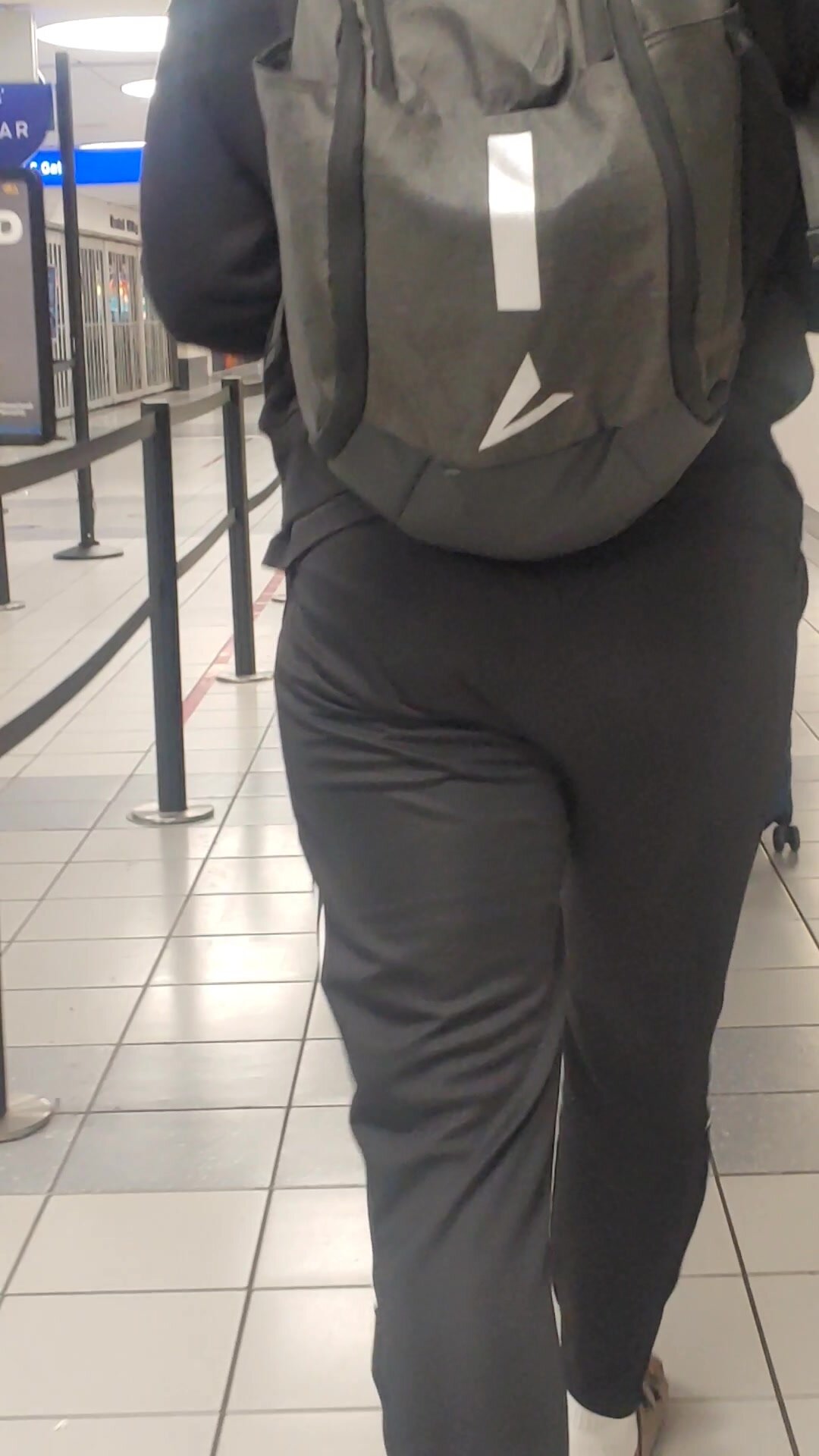 (Part 2) Hot straight booty leaving the airport