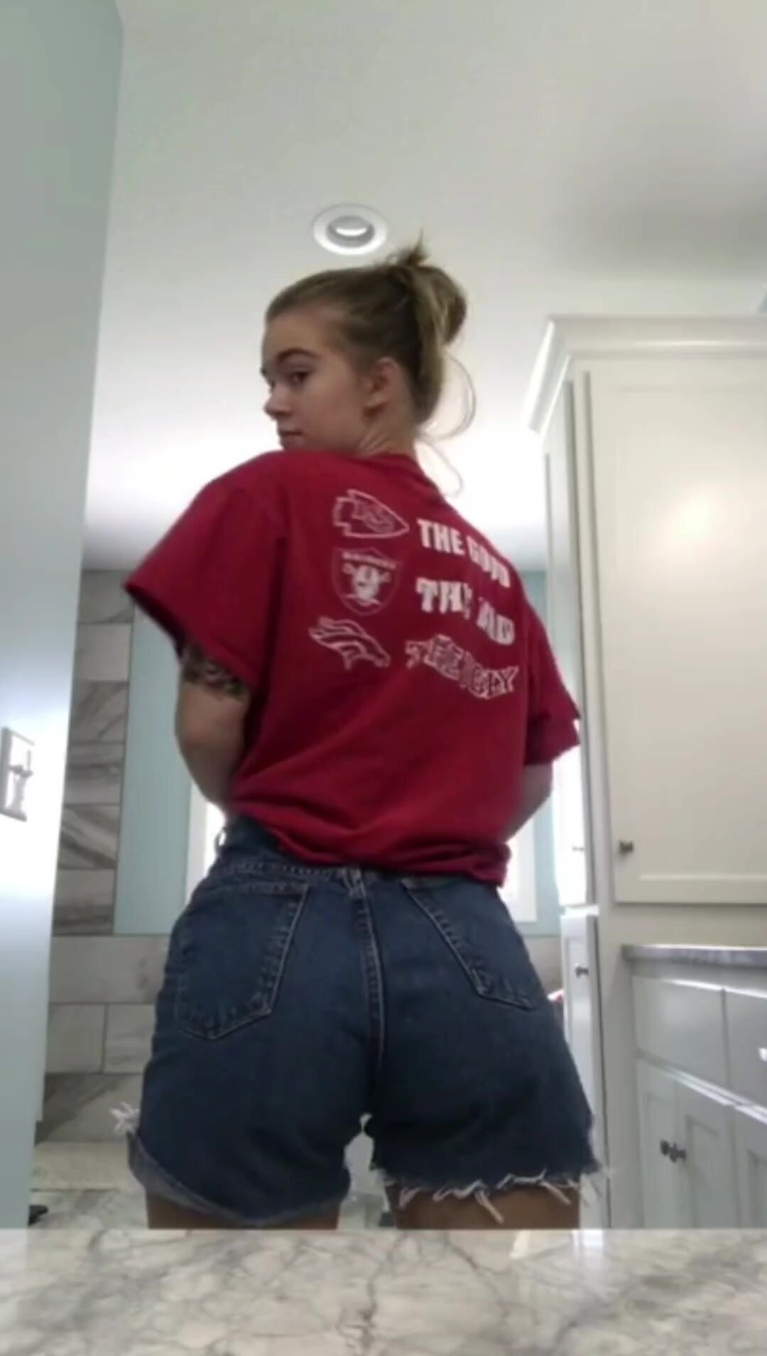 PAWG teen with the most ridiculous booty 2056