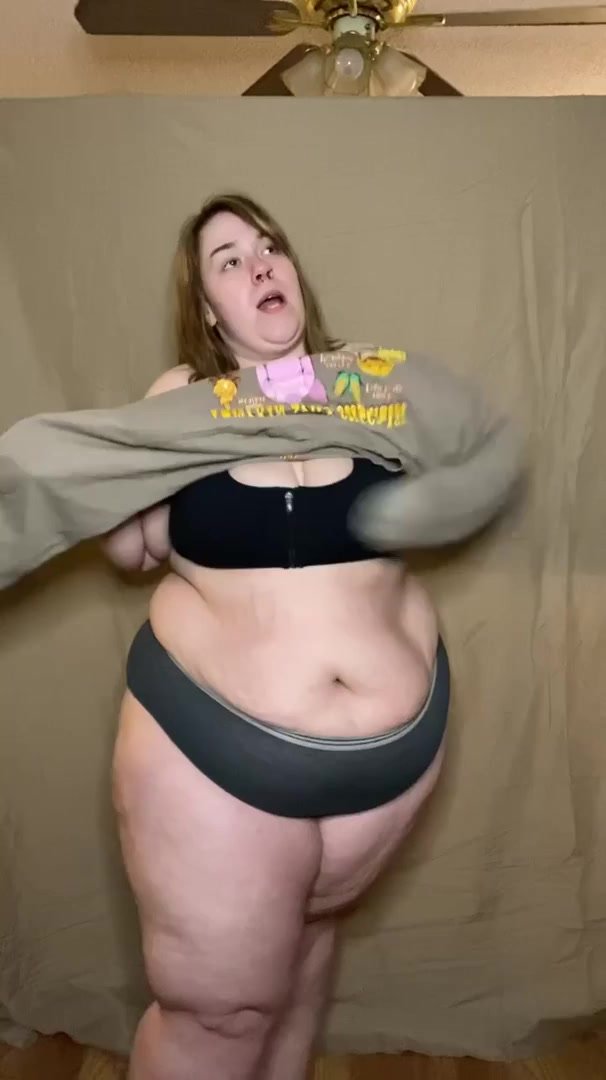 bbw trying on 3 year old jeans tshirts and some shorts