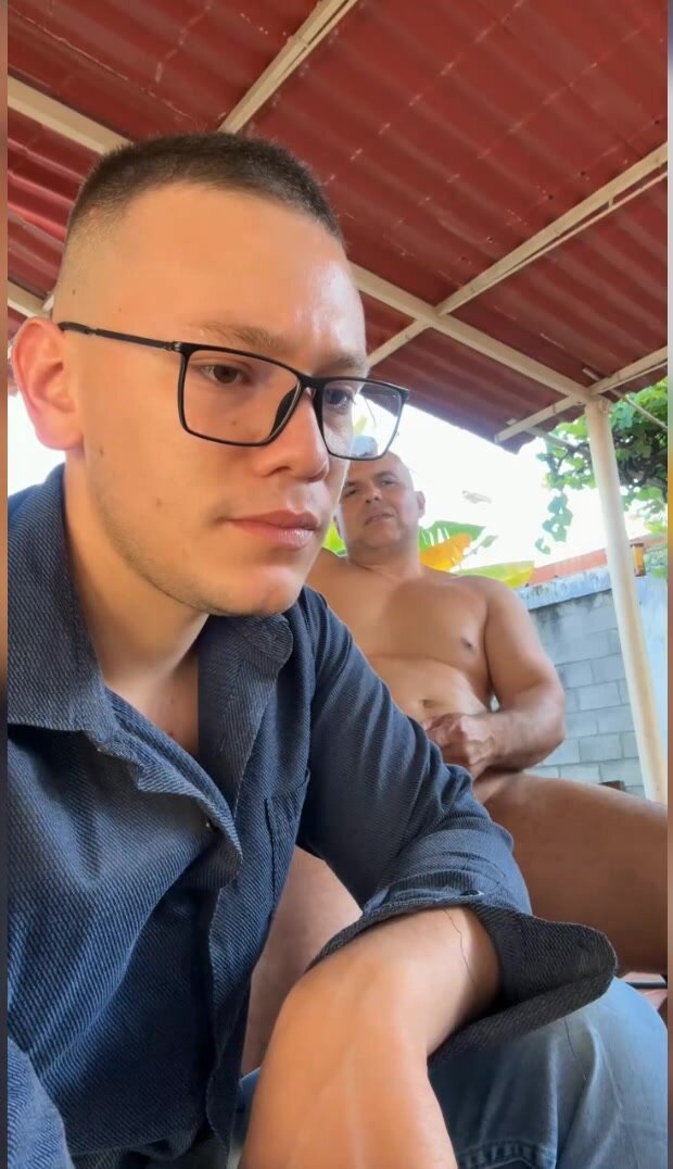 latino daddy with his boys 7