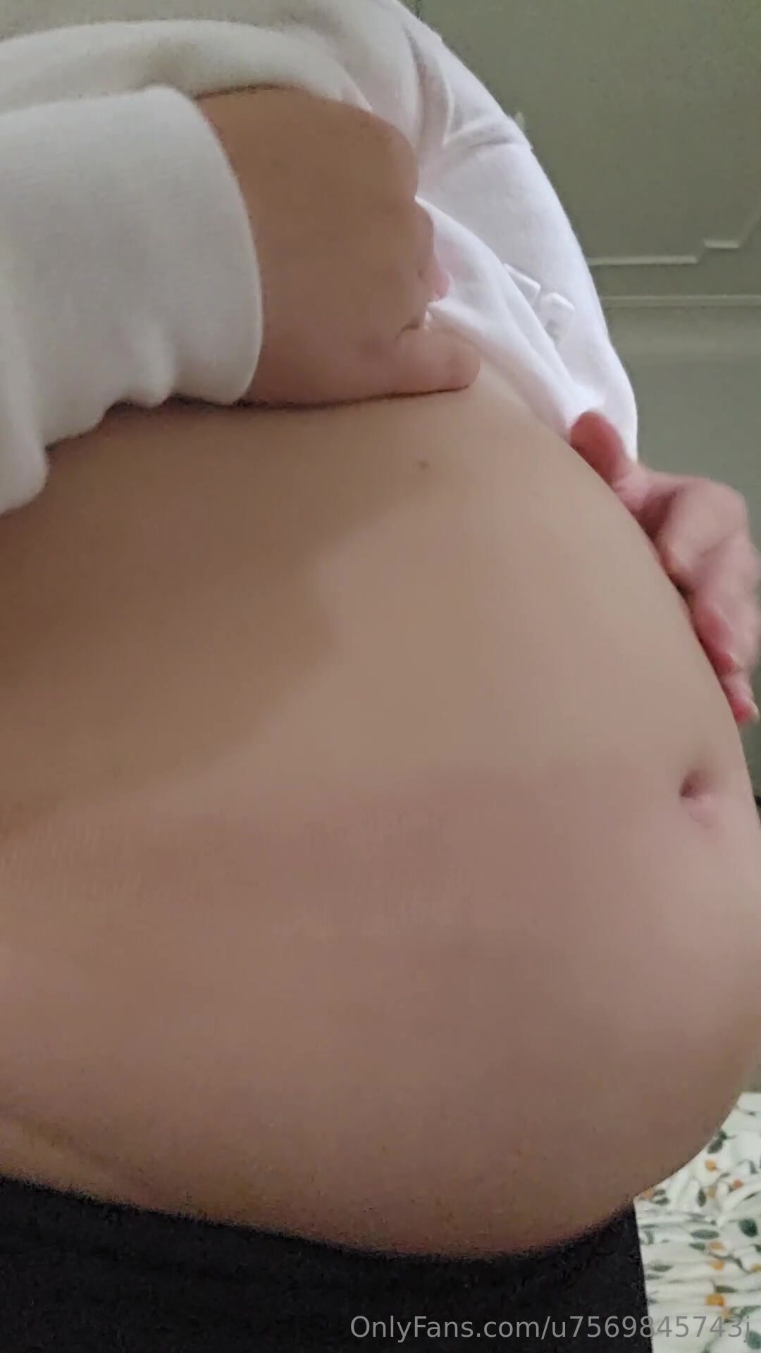 belly play - video 59