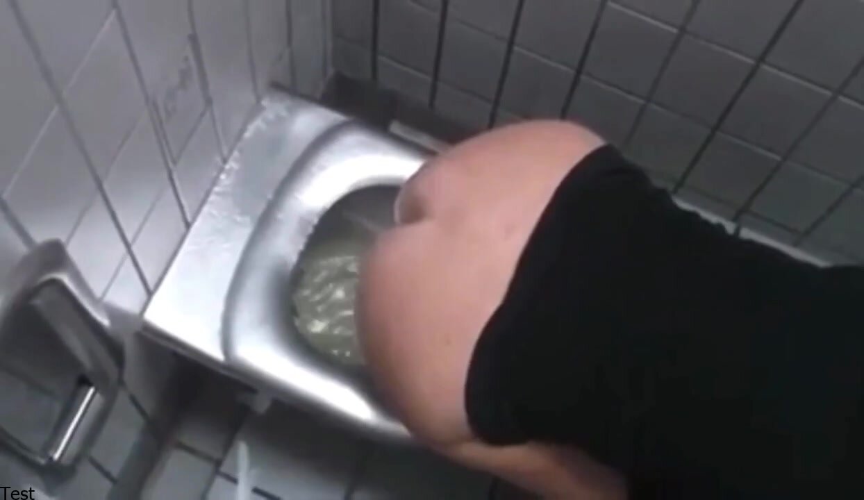 Messy pee - video 2