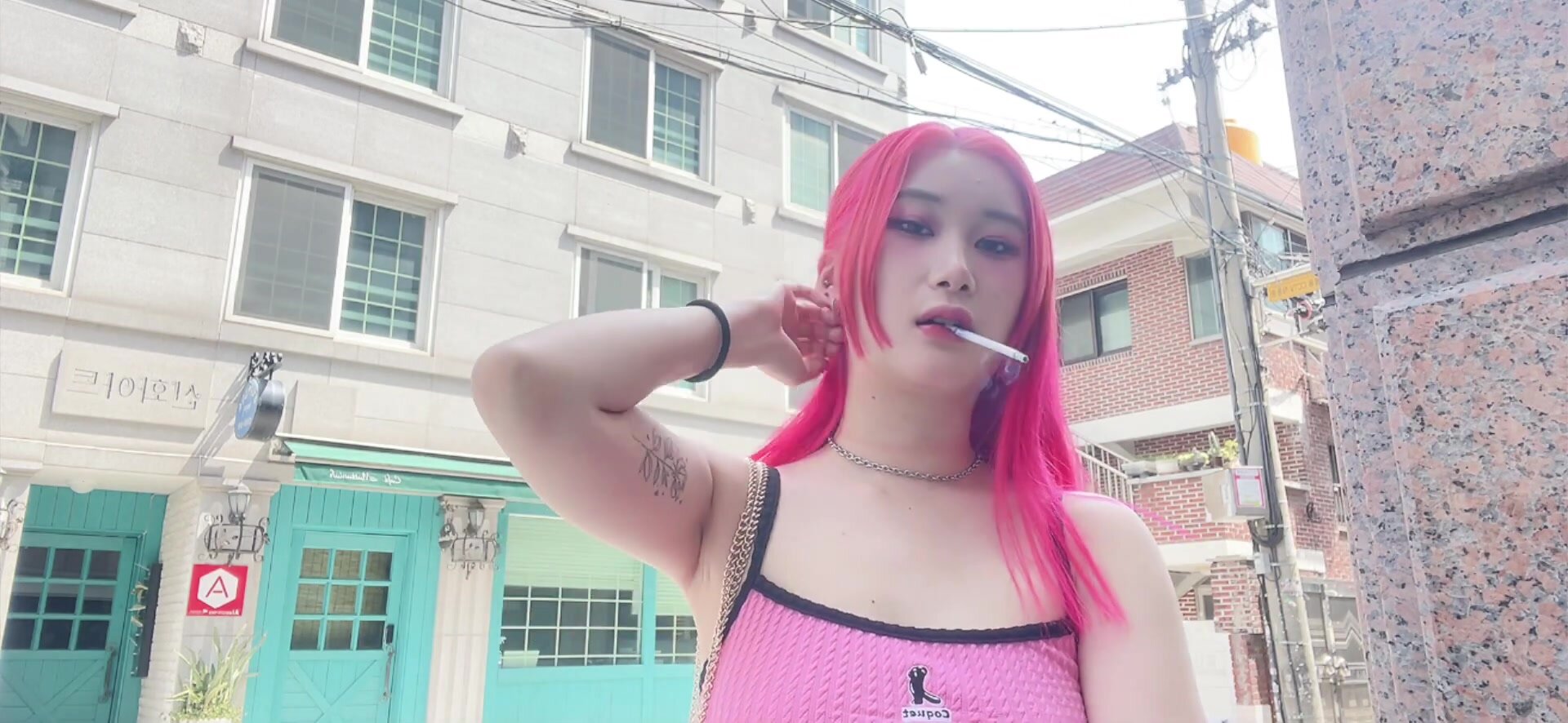 Sexy Korean lady smoke & spit1