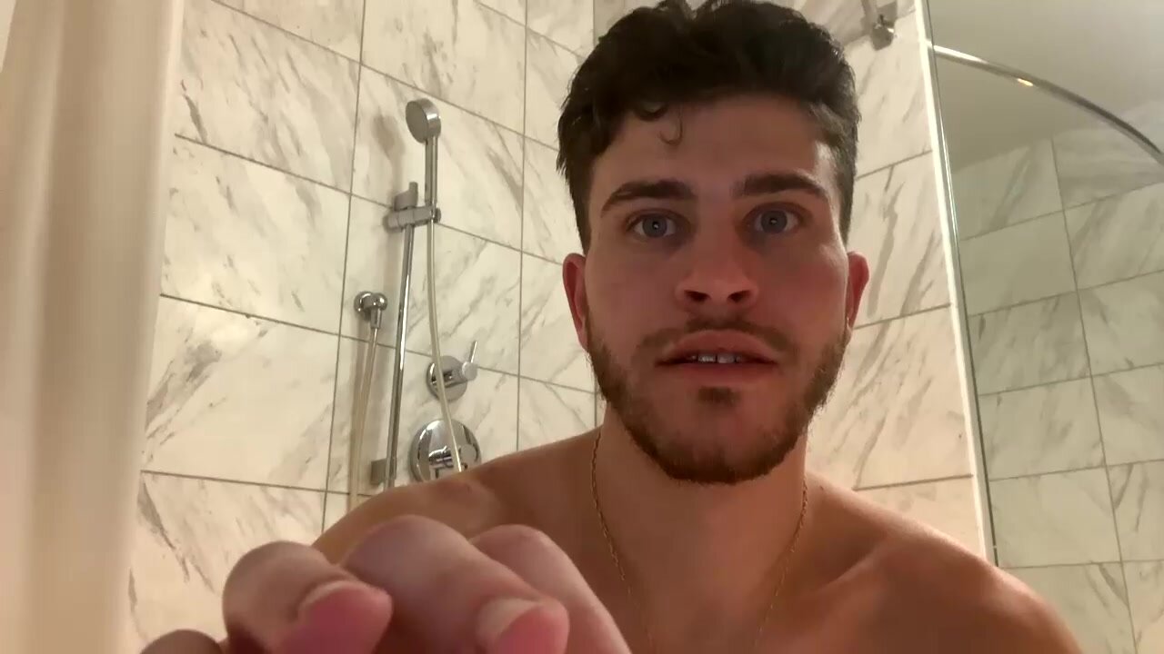 St8 Guy Cums In The Shower