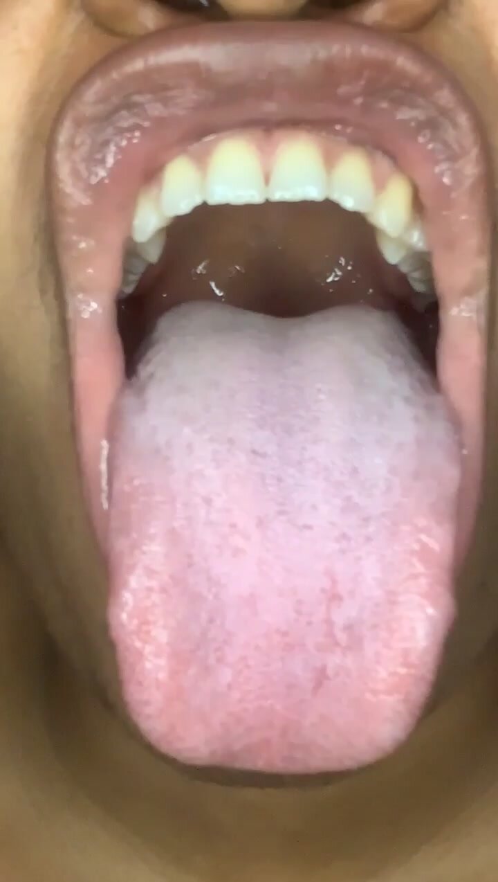 Light ebony tongue up close