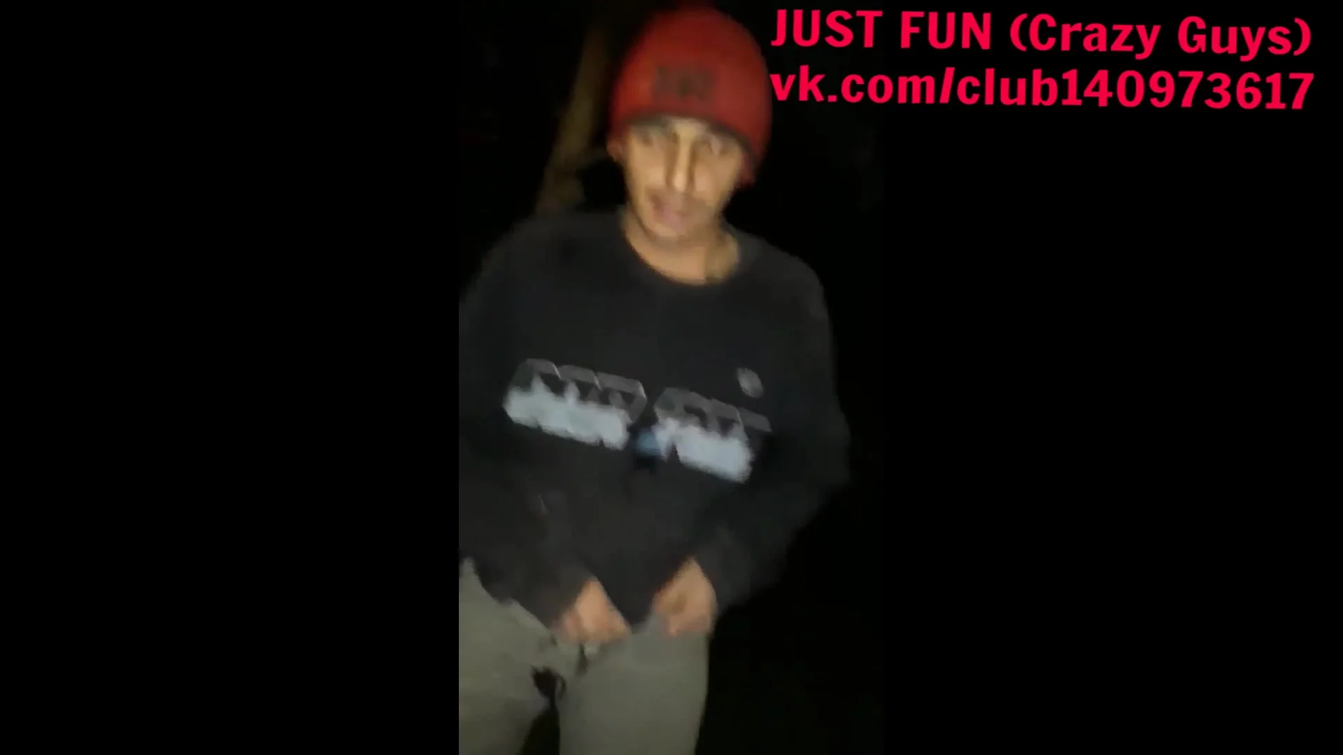 DRUNK FRIEND PISSING OUTSIDE - video 2 - ThisVid.com