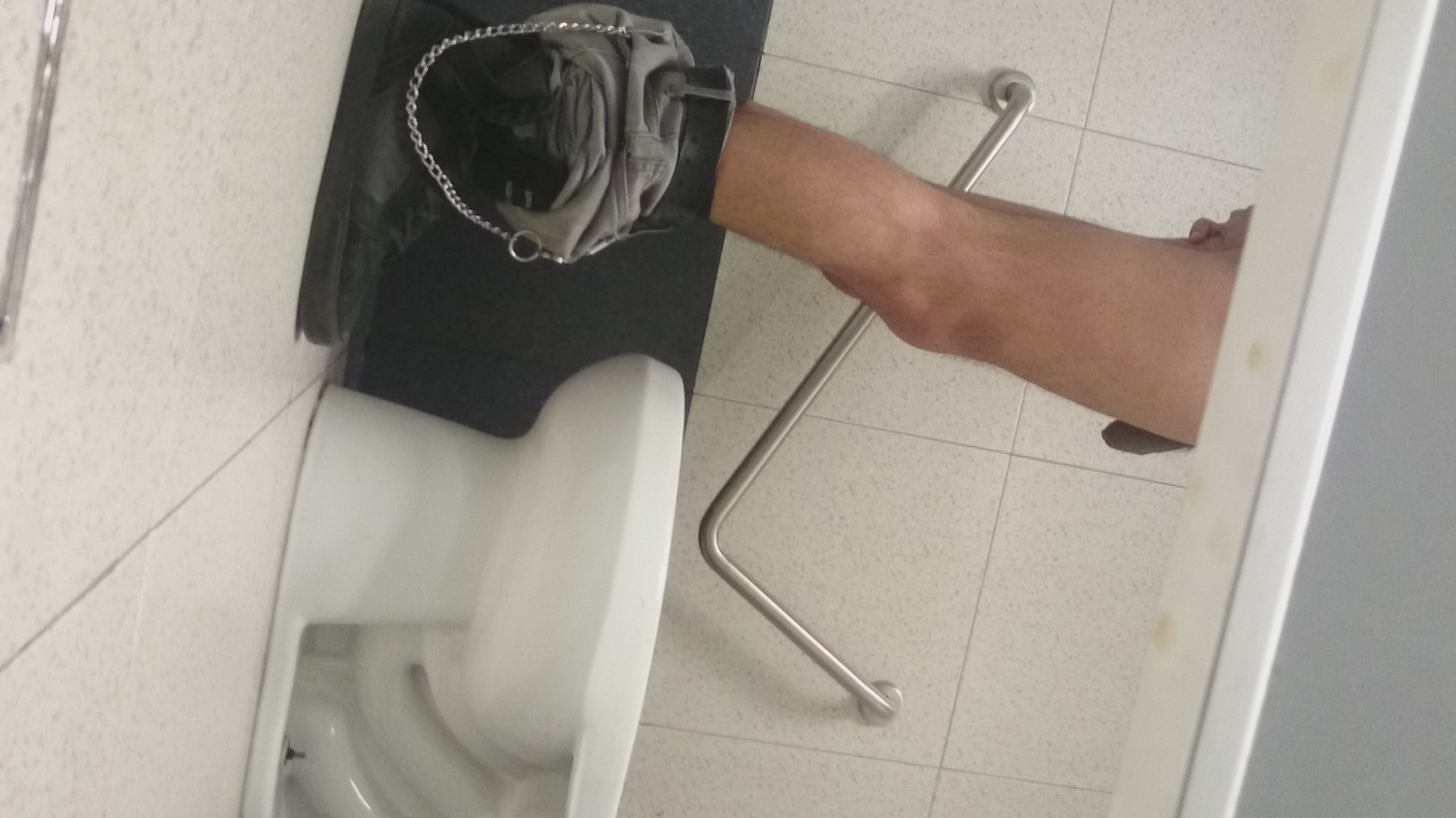 spycam in toilete-guy str8,  at work