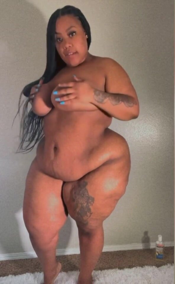 naked bbw ebony show her massive thick curves 6