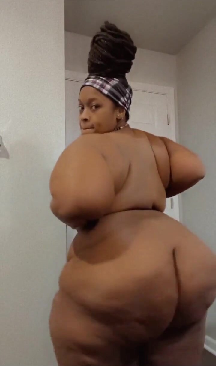 naked bbw ebony show her massive thick curves 8