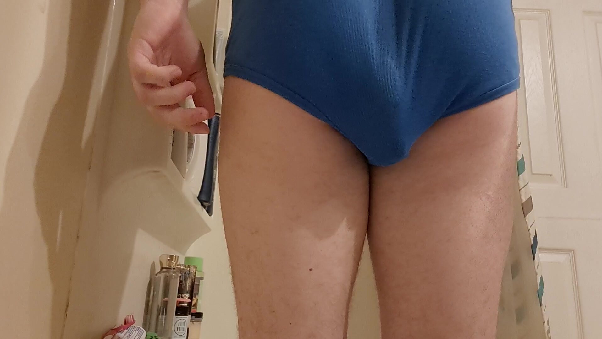 Pooping my blue underwear