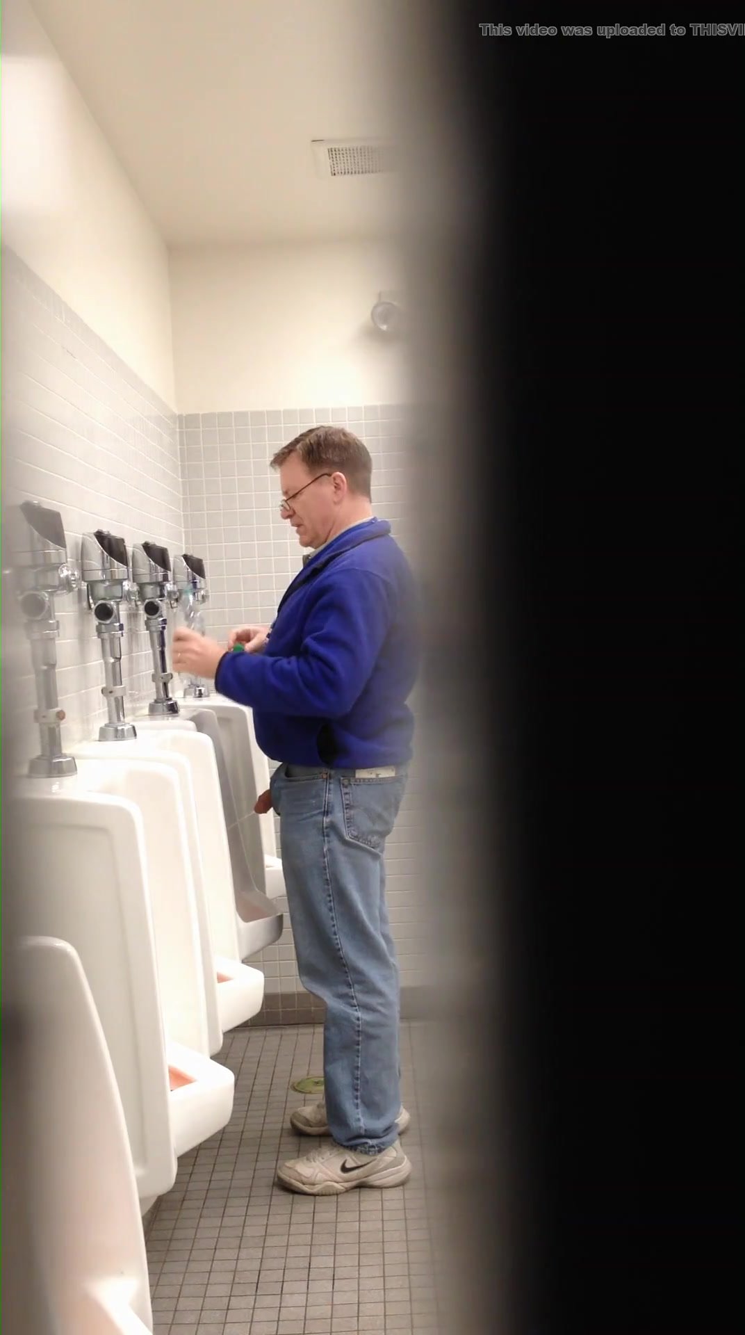 Geek Daddy with Plump Head Pissing in Urinal