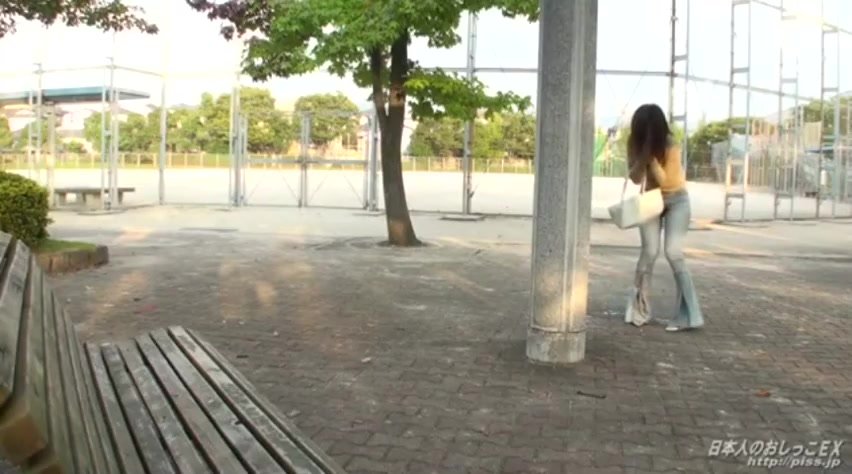 Japanese Woman Public Peeing
