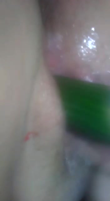 bbw play with cucumber