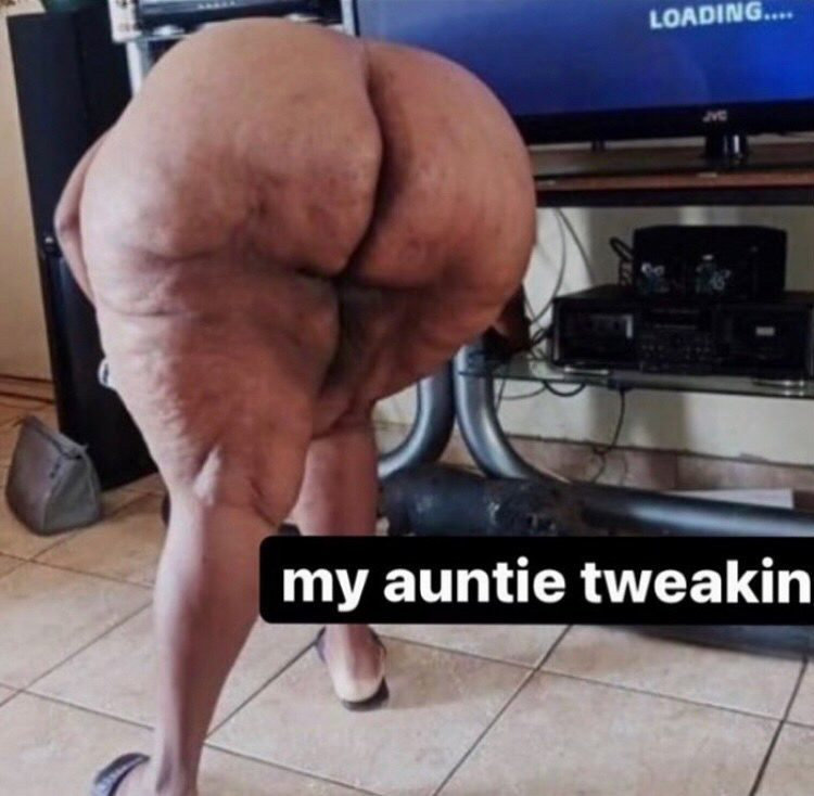 nice auntie booty spread