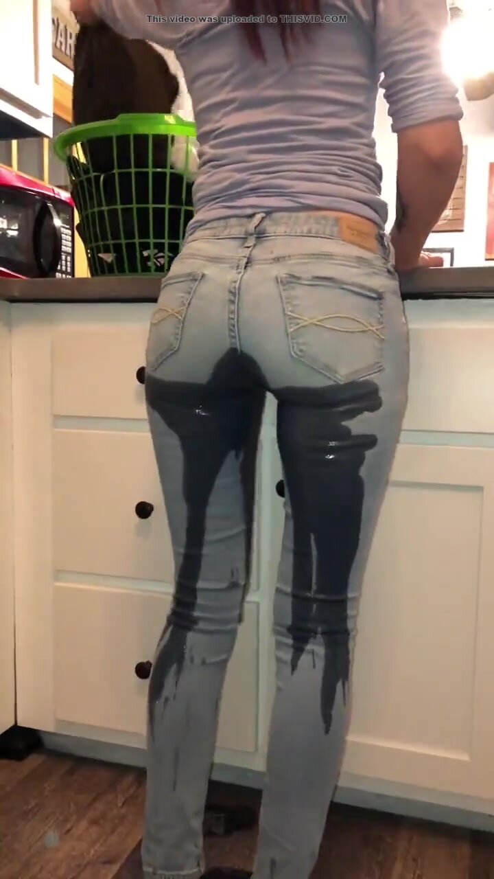 brianna pisses her jeans