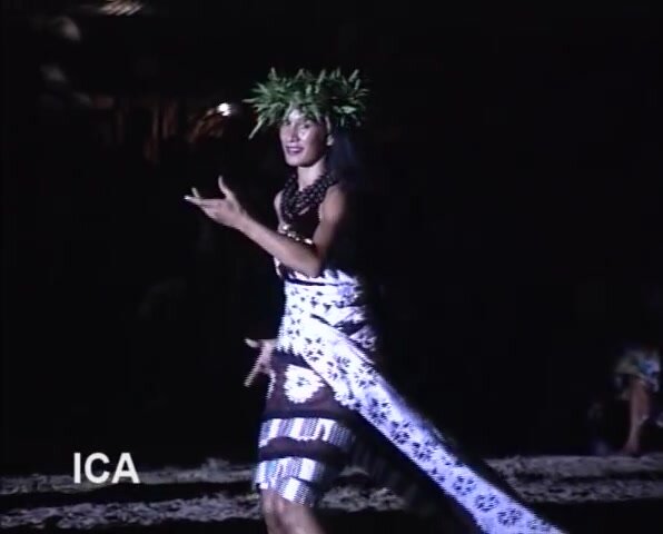 Tahiti topless dance