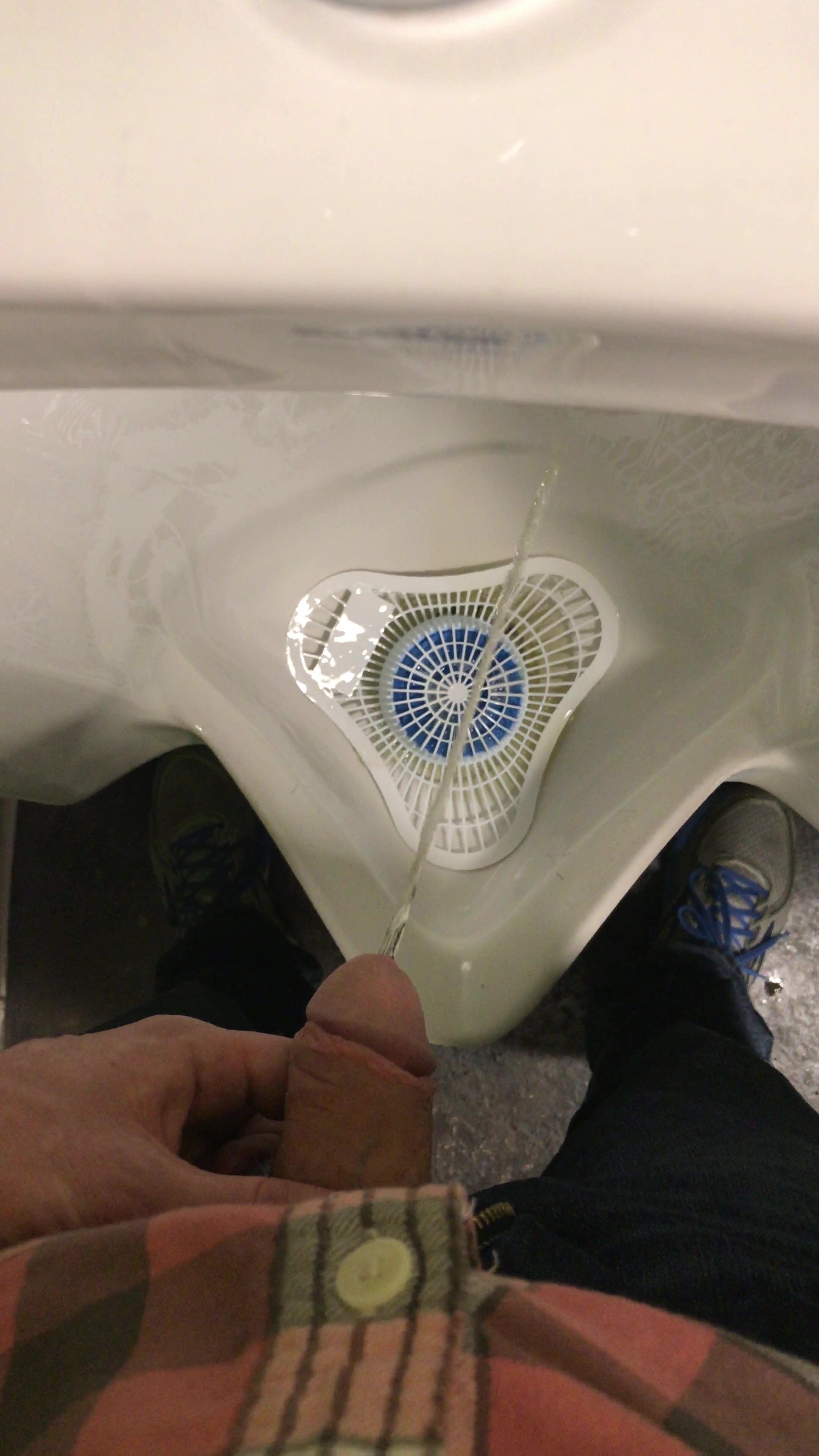 Urinal piss - video 24
