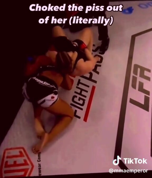 UFC Fighter ... and pees herself