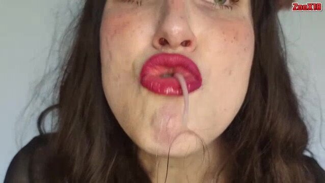 Crazy women swallows rats ThisVid com 