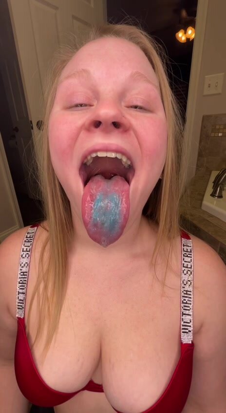 tongue girl - video 2