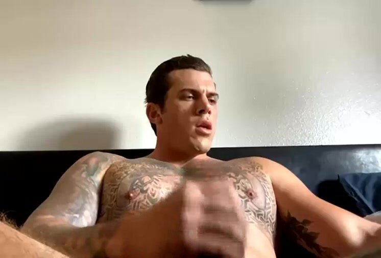 muscular tatted sexy stud - loud str8 porn