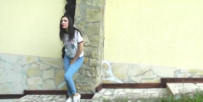 girl short walking piss jeans