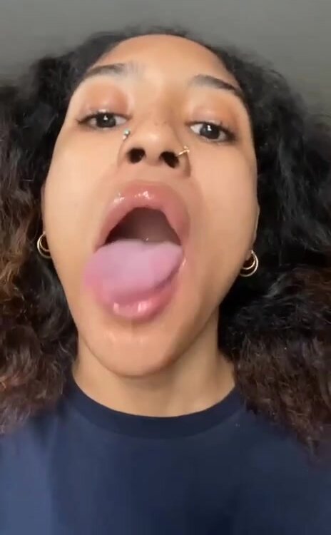 long tongue girl - video 5