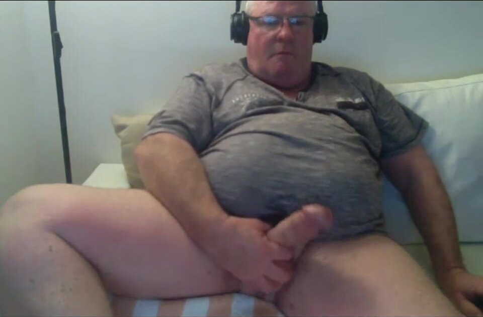 Aussie daddy jerks big cock