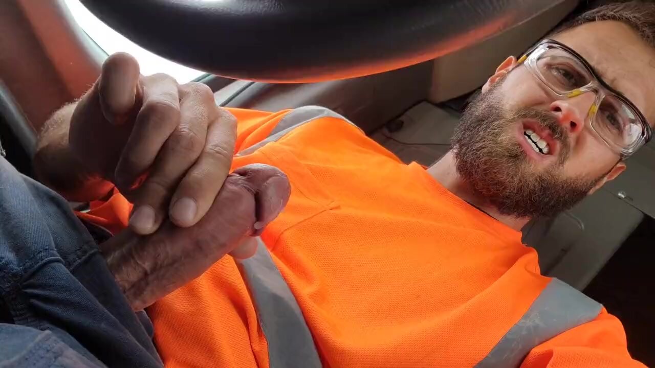 Sexy bearded tradie jerks off & cums in his work truck