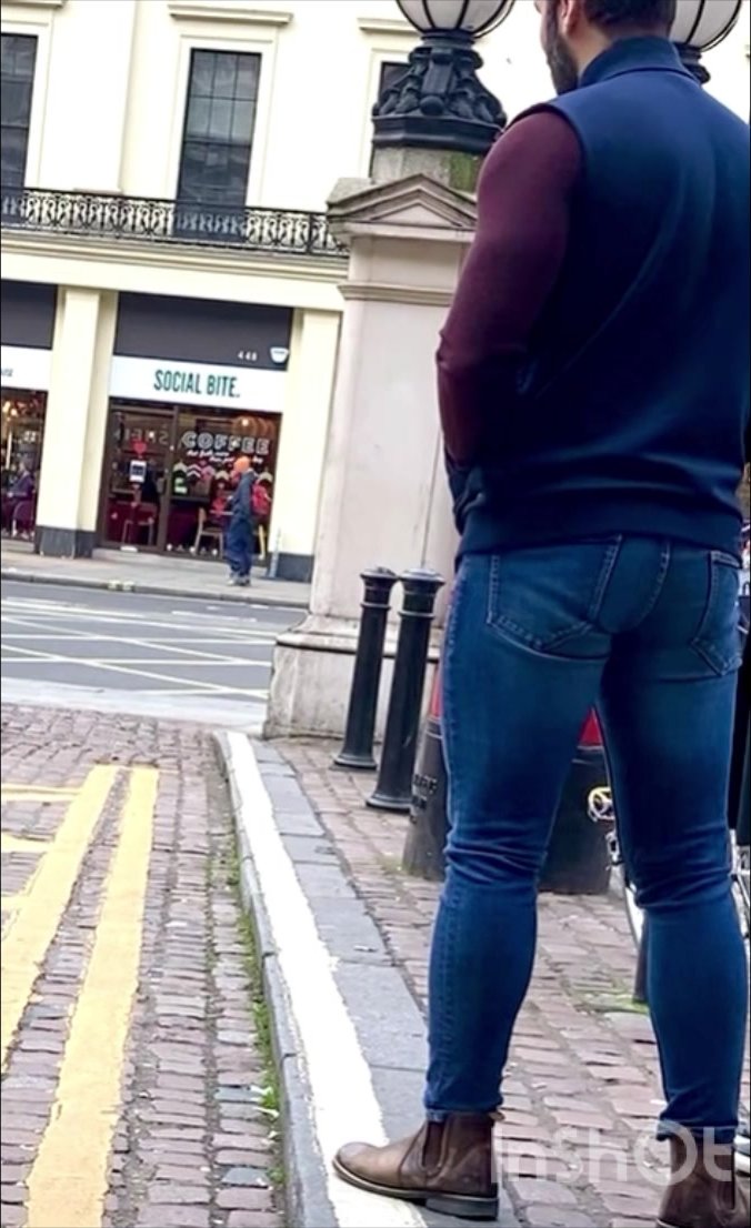 Thick legs tight jeans