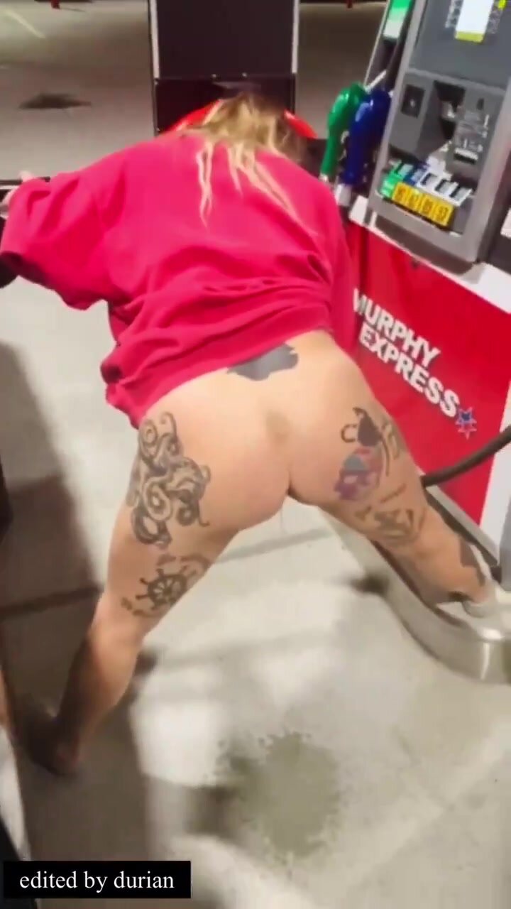 Tattoo girl piss comp
