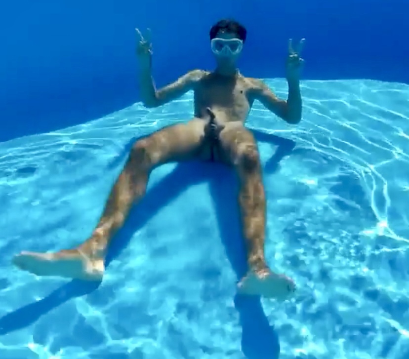 Men Naked Underwater (Compilation 1)