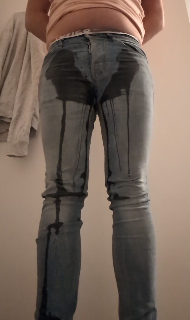 Pullups overflow into jeans