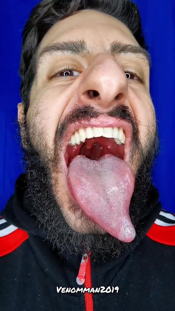 Italian Man Shows Off His Tongue and Mouth (1)